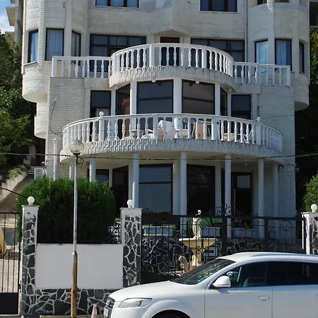 White Castle Hotel Golden Sands