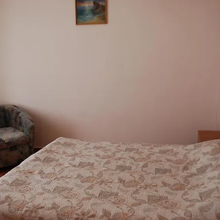 White Castle Hotel 3*