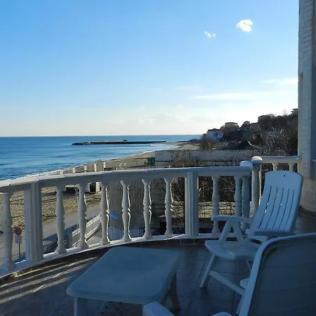 White Castle Hotel Golden Sands